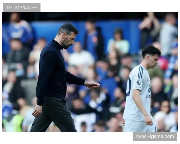 奥纳丘关键表现助球队英超保级，彰显领袖风范引关注
