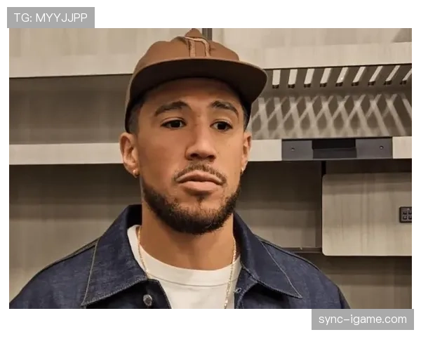 德文·布克这训练完直接去夜店的状态，真当自己铁打的？